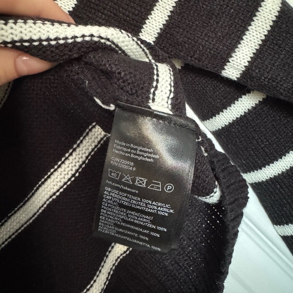 H&M Black & White Striped Crewneck Sweater - Picture 6 of 6